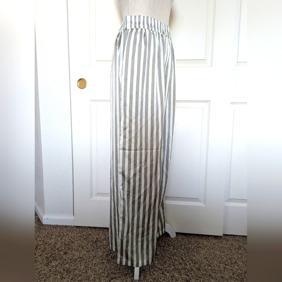 Forever 21 Striped Gray And Cream Wide-Leg Pants - Picture 2 of 6